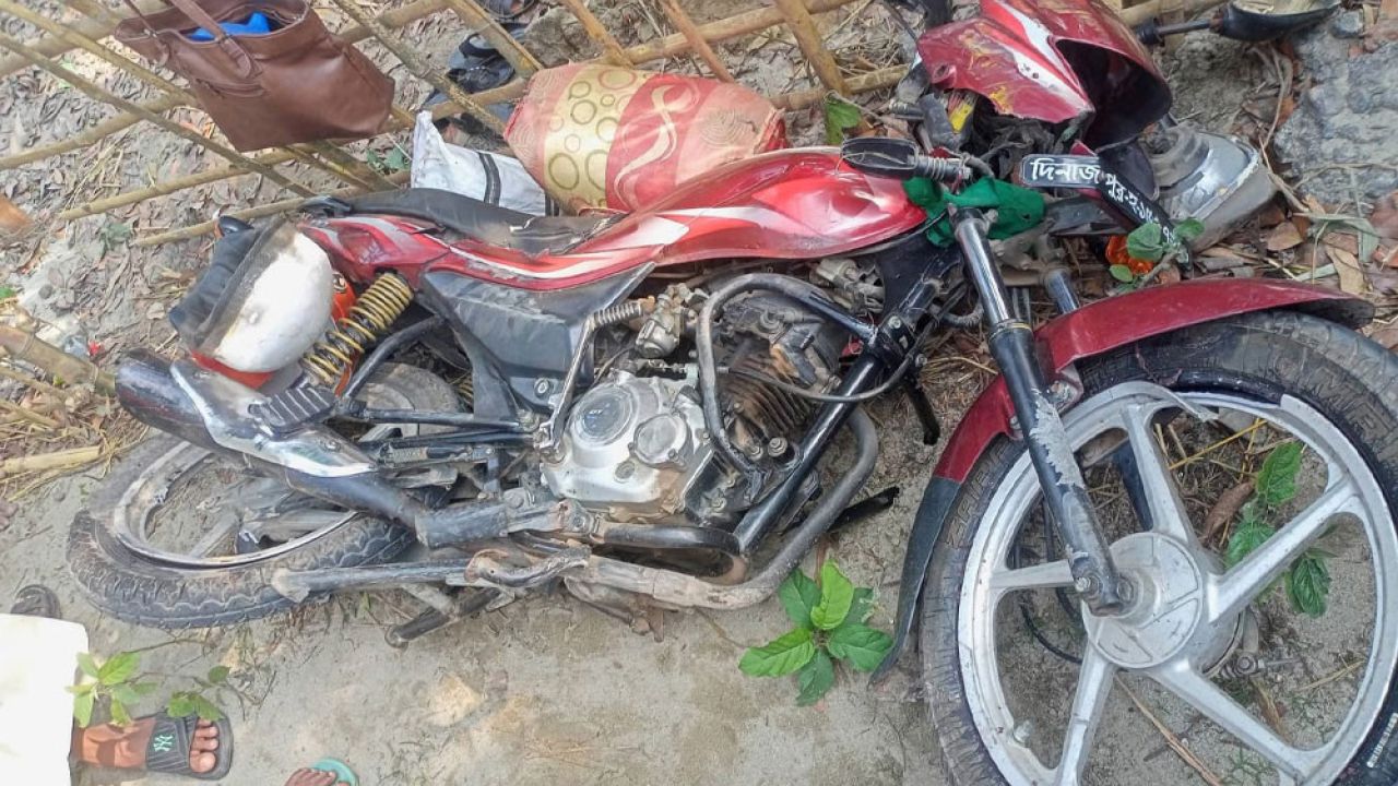 ঈদযাত্রায় মর্মান্তিক সড়ক দুর্ঘটনা: স্বামী-স্ত্রী ও সন্তানের মৃত্যু