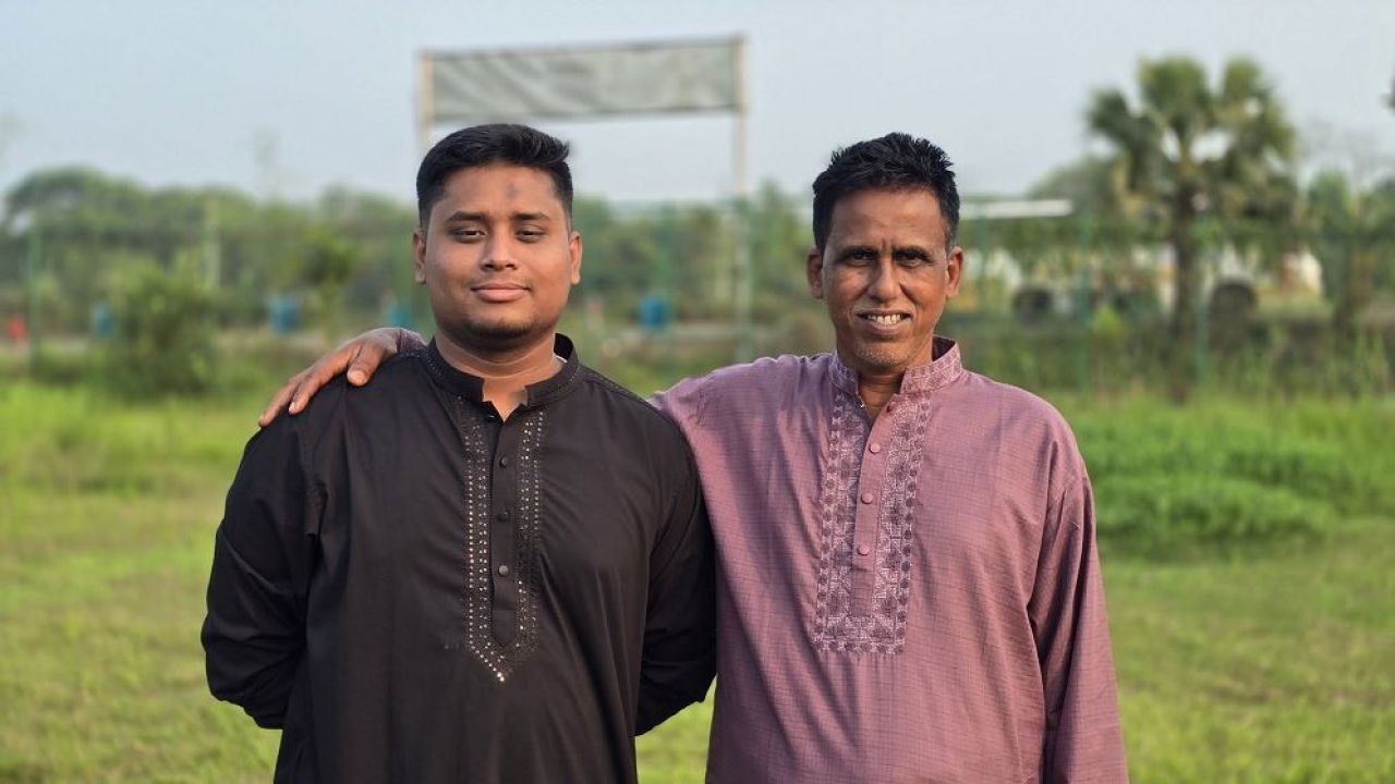 প্রয়োজনে আবারও হাসনাতের পাশে দাঁড়াবেন মনির মেম্বার