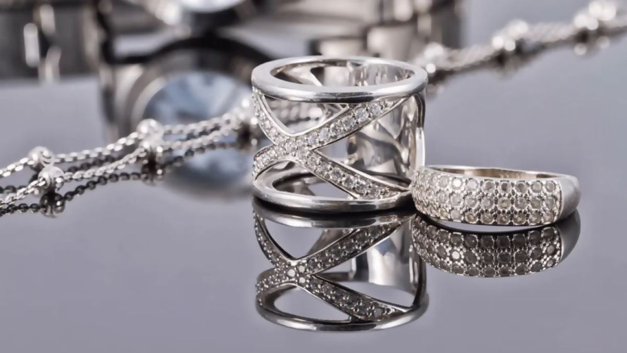 স্বর্ণের সঙ্গে রুপার দামেও পতন, ভরি কত?