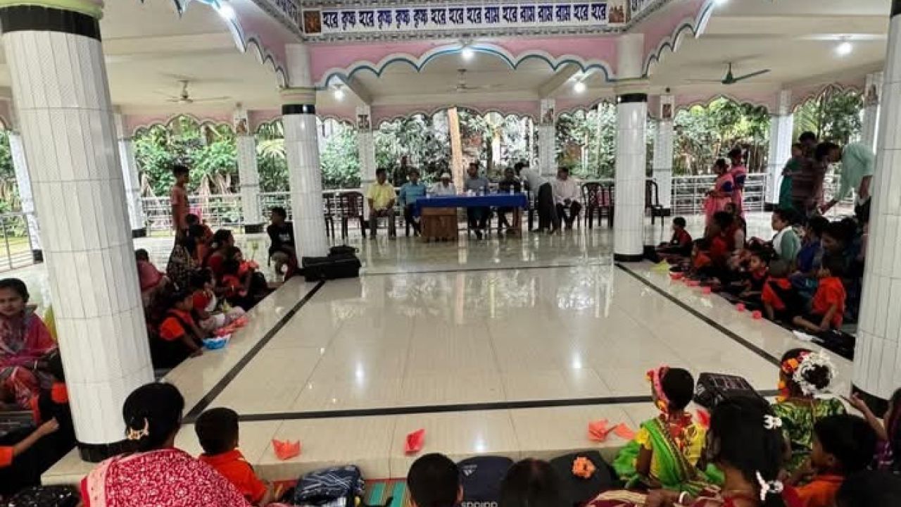 কালীগঞ্জে মন্দির ভিত্তিক শিক্ষা কার্যক্রম পরিদর্শনে ইউএনও