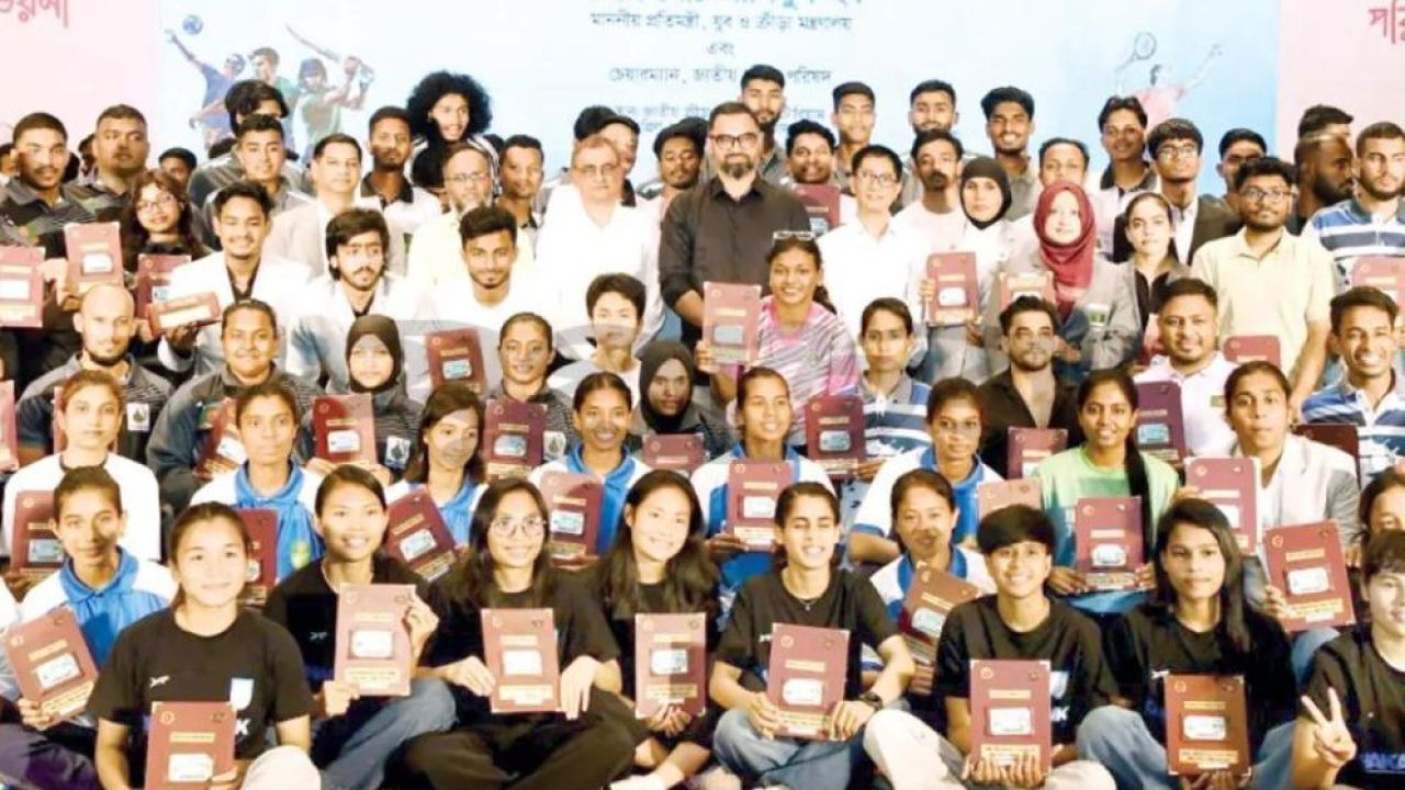 আরও ১৭১ জনের হাতে গেল ক্রীড়া কার্ড