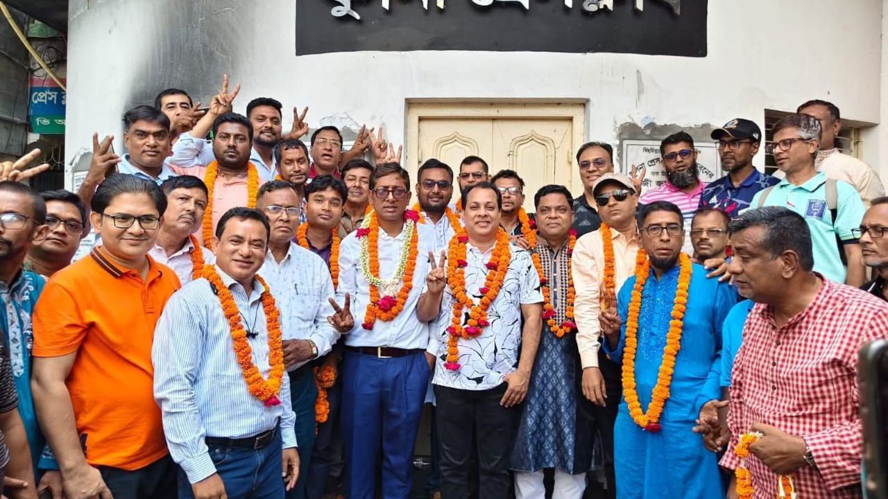 খুলনা প্রেসক্লাবের সভাপতি মোস্তফা সরোয়ার, সাধারণ সম্পাদক তরিকুল ইসলাম