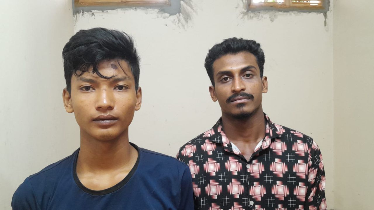 কালীগঞ্জে মাদকসহ দুইজন গ্রেফতার, পলাতক একজন