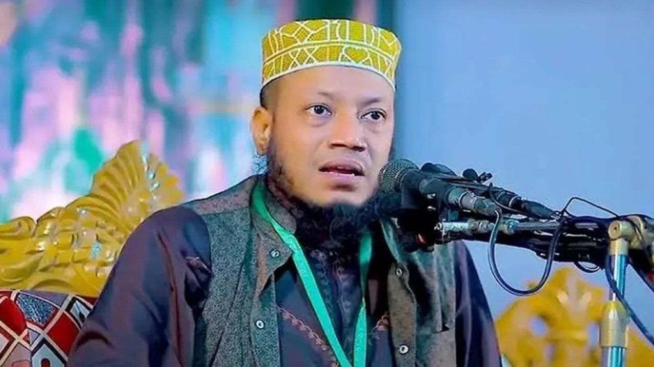 ফেসবুক পোস্টে যে অভিযোগ জানালেন আমির হামজা