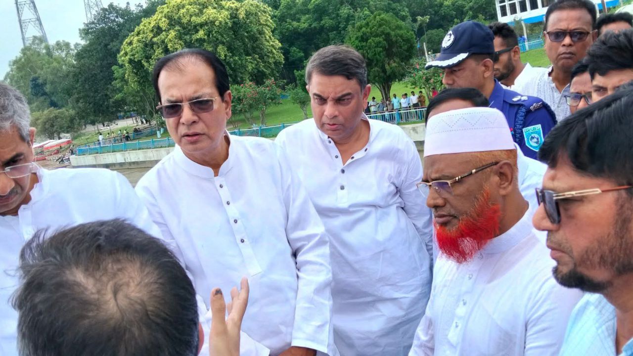 তিস্তা ব্যারেজ পরিদর্শনে ৩ মন্ত্রী