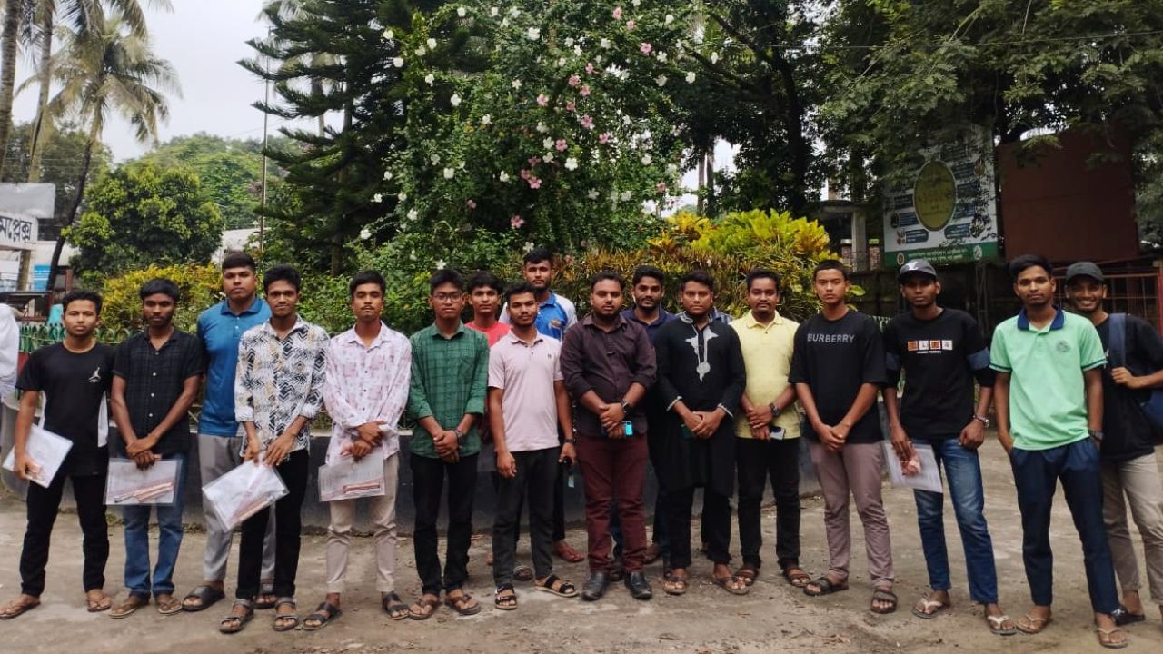 এইচএসসি পরীক্ষার্থীদের জন্য দোয়া মাহফিল অনুষ্ঠিত, রক্তদান ও মাদকবিরোধী সচেতনতায় গুরুত্বারোপ